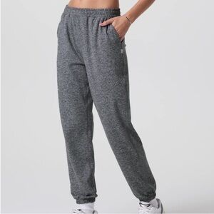 Vuori Heather Grey Boyfriend Sweatpants Large